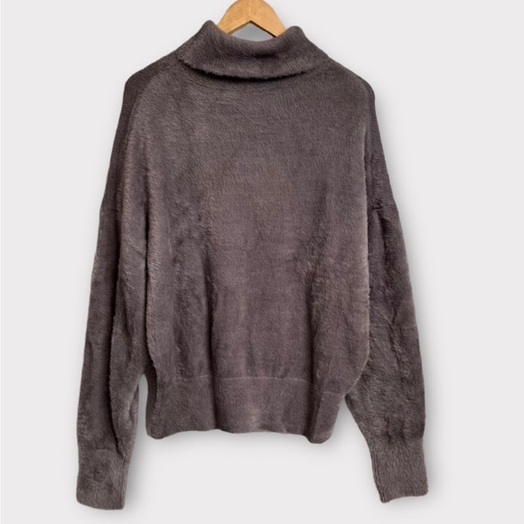 NWT Ann Taylor Plush Turtleneck Sweater in Toasted Taupe. NWOT - Picture 3 of 5